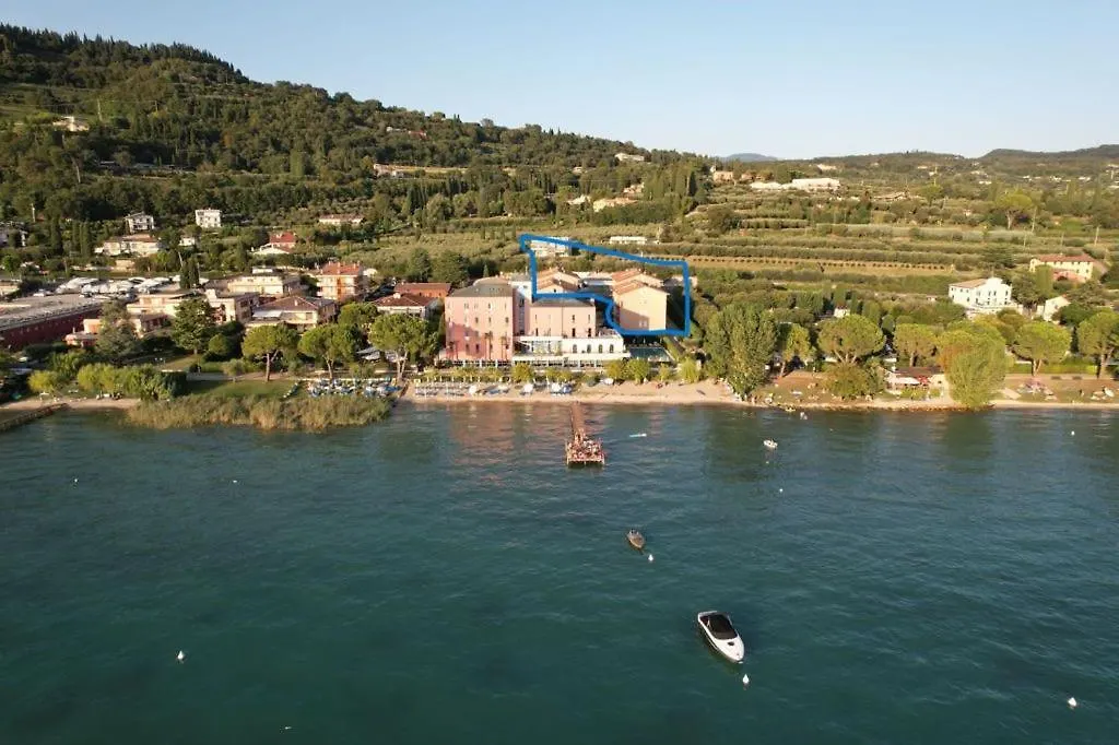 Lejlighed Lussuoso Appartamento Vista Lago Con Spiaggia Privata Garda  Italien